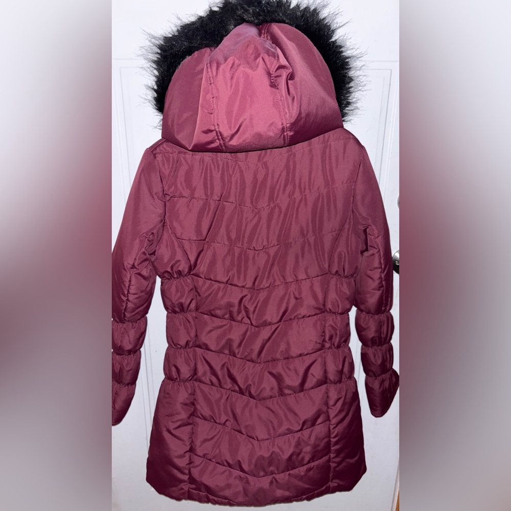 Maralyn & Me Burgundy Puffer Coat with Black Fur Trim Ptp-20 length-32 Medium - Picture 6 of 6